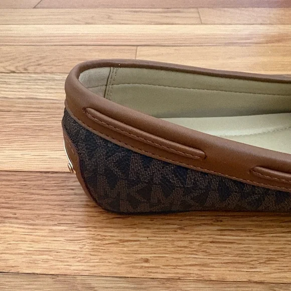 Michael Kors Crawford Brown Moccasins Women’s 6 NWOT - Picture 8 of 13